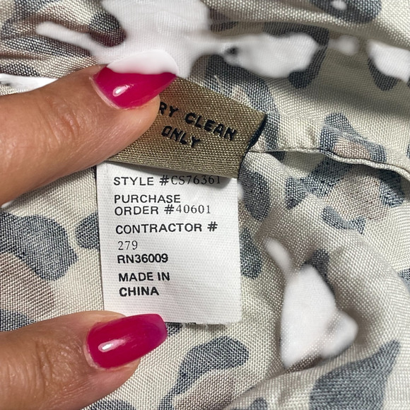 Calvin Klein 100% Silk Leopard Tunic Button Up Tunic Top Sz S Mob Wife Oversized - Picture 8 of 8
